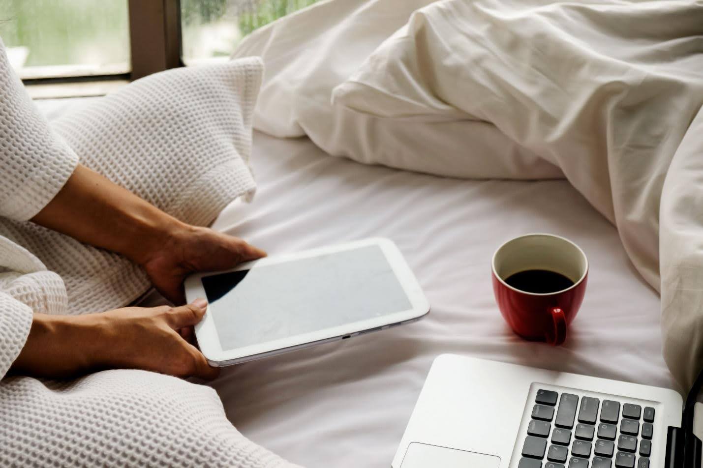 Как отелю получать бронирования круглый год: стратегия таргетированной рекламы по сезонам